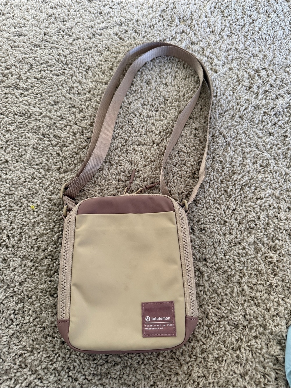 lululemon athletica Beige and Mauve Crossbody Messenger